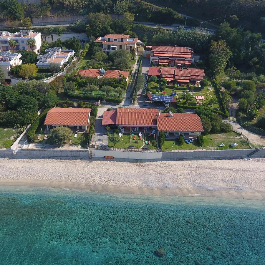 Le Casette Sul Mare Capo Vaticano Exterior foto